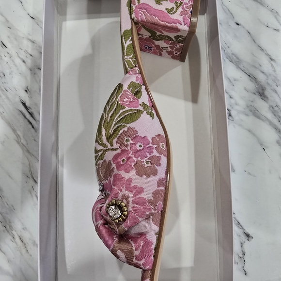 Size 7.5! Katy Perry Collections Floral Sandals in Pink and Green - Picture 10 of 11